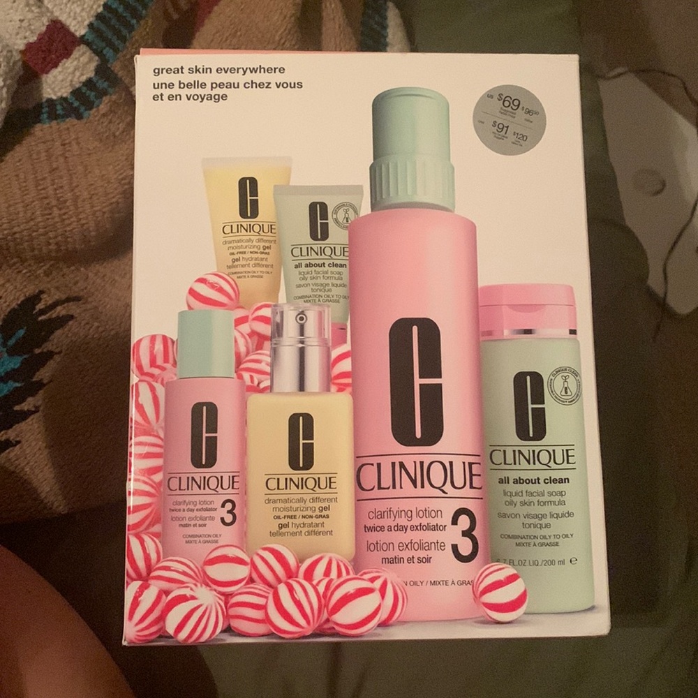 Brand new, never used, Clinique skin care set.